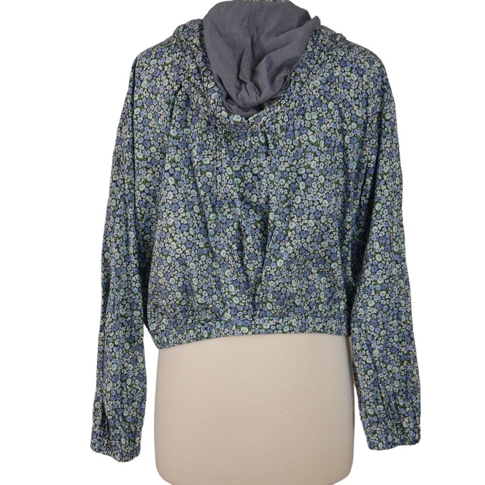 Tommy Hilfiger Blue Floral Cropped Cotton Hoodie Size Medium EUC - Picture 3 of 9